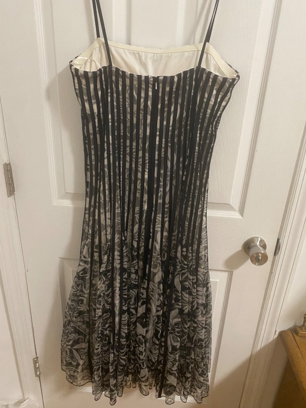 Cache dress - Picture 3 of 6